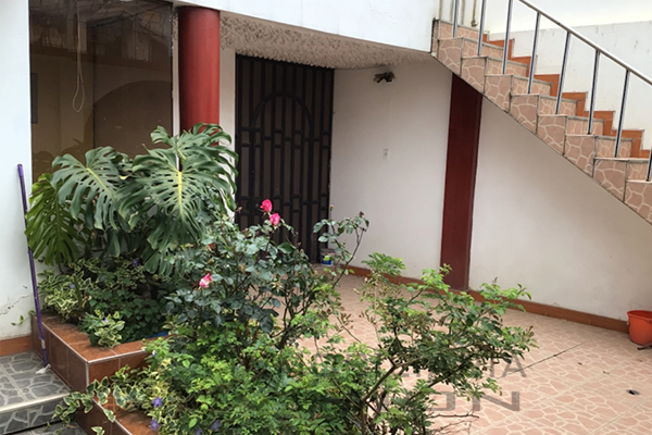 Patio frontal